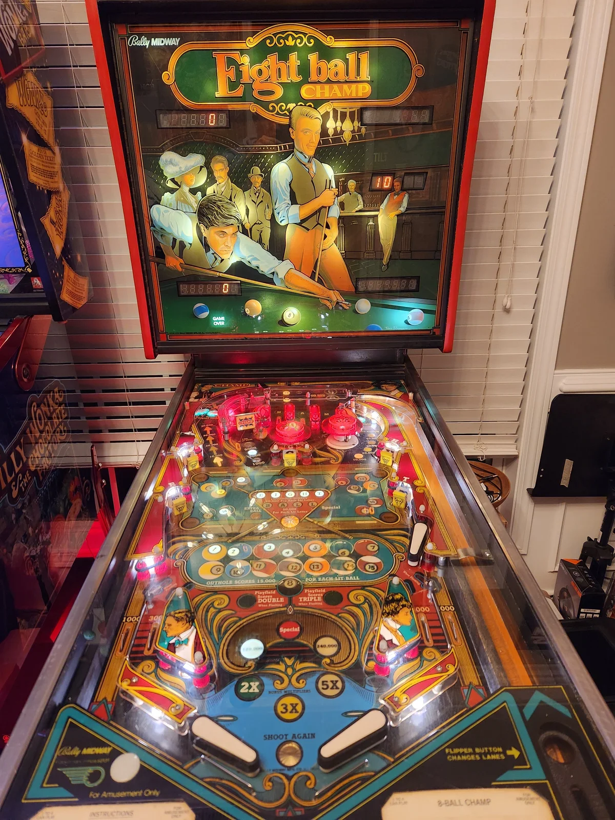 Eight Ball Champ playfield